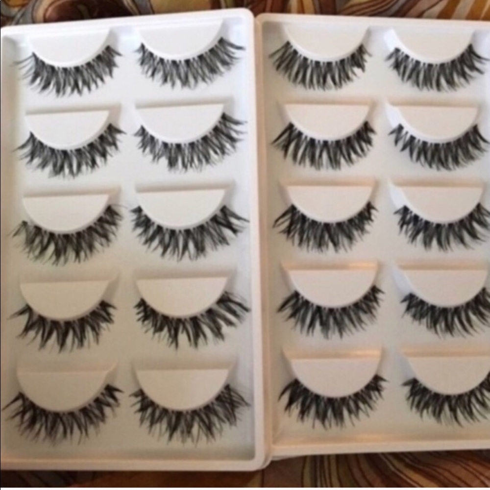 10 Pairs of False Lashes💕